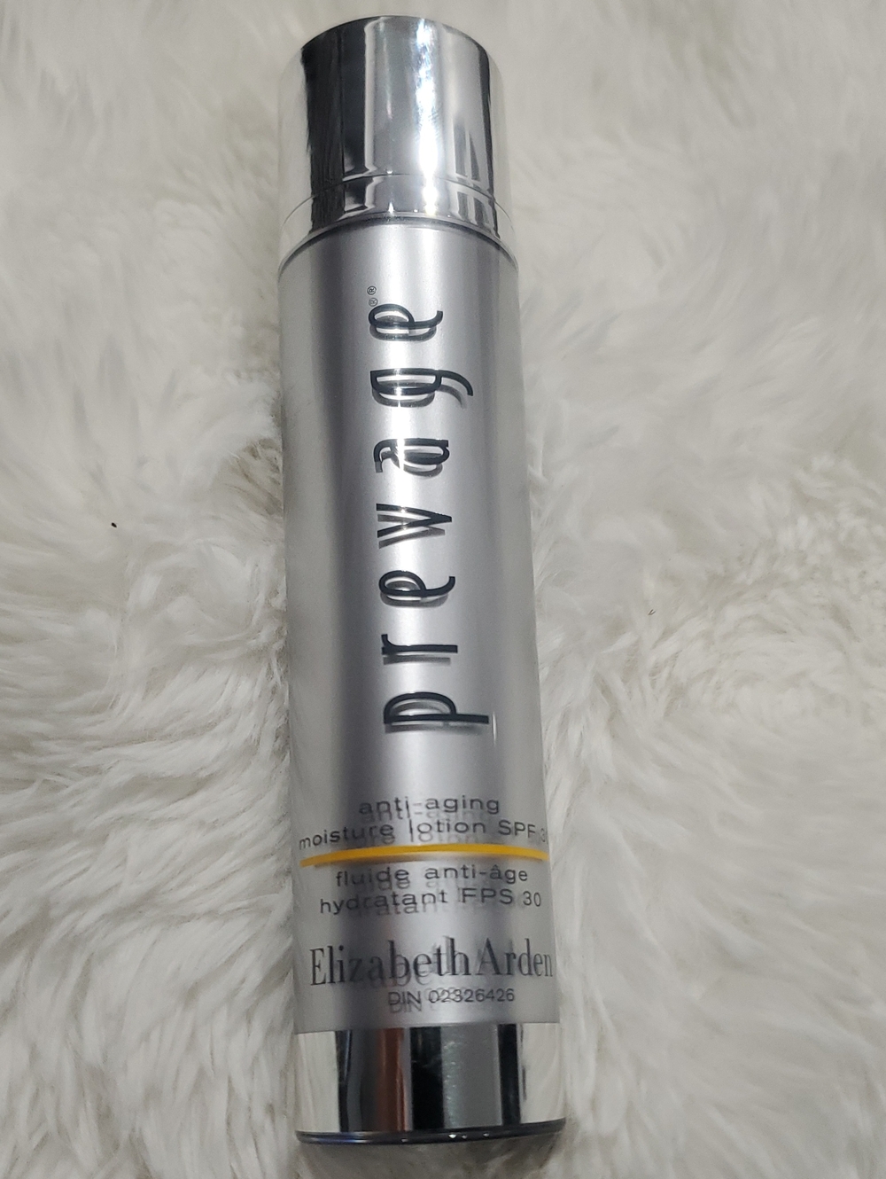 Elizabeth Arden Prevage Moisture Lotion in Silver